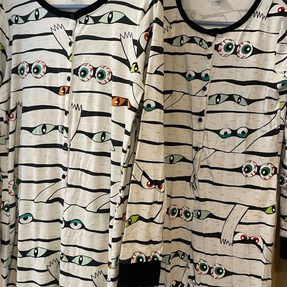 Old Navy Spooky Eyes Set Of Onesie Unisex Pajamas Button Front XL and L TALL - Picture 9 of 16